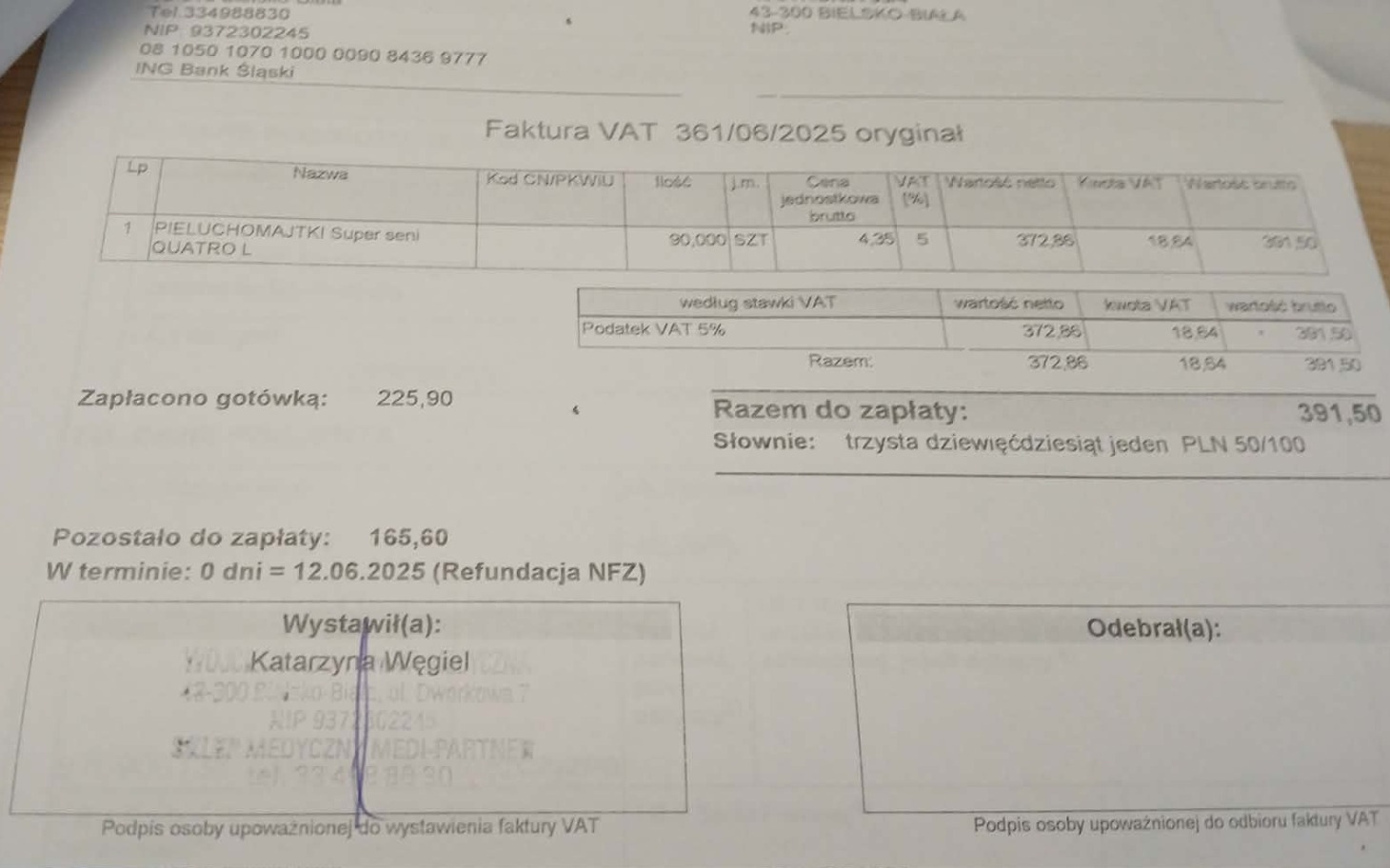 
        Faktura VAT z danymi płatności i szczegółami transakcji.
    