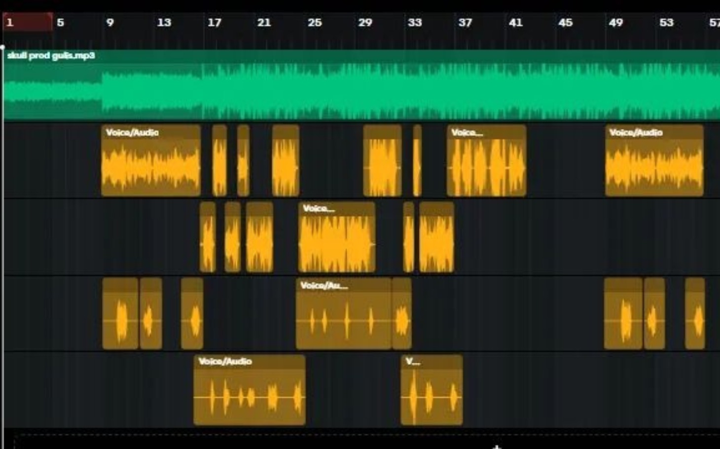 
        Widok na edytor audio z różnymi ścieżkami dźwiękowymi.
    