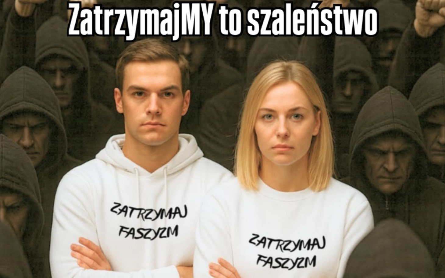 Para w białych bluzach z napisem przeciwko faszyzmowi.