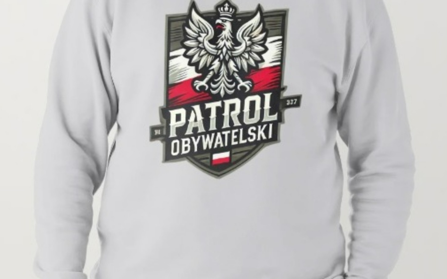 
        Koszulka z logo Patrolu Obywatelskiego w polskich barwach.
    