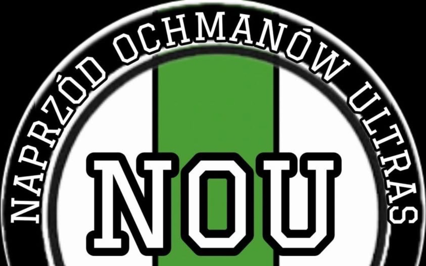 
        Logo grupy ultras z napisem 'NAPRZÓD OCHMANÓW ULTRAS'.
    