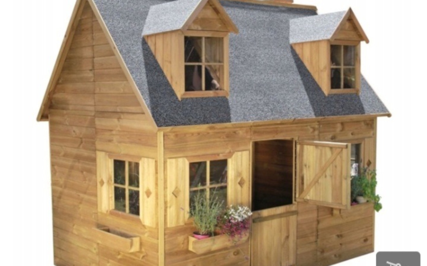 
        Drewniany domek dla dzieci z oknami i drzwiami.
    