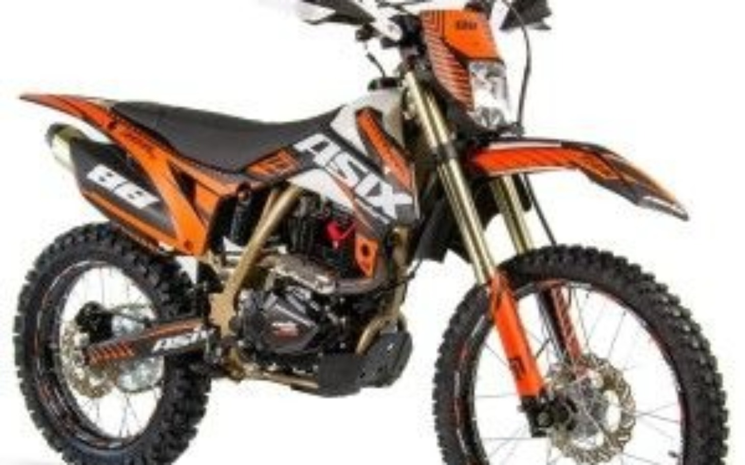 
        Motocykl terenowy w kolorach pomarańczowym i czarnym.
    