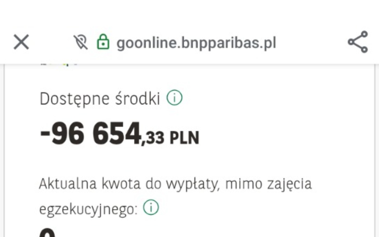 
        Zbliżenie na psa z wyraźnymi emocjami.
    