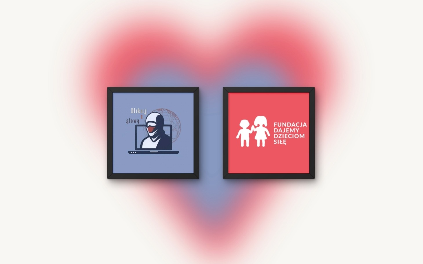 
        Dwa obrazy w ramkach z logo fundacji.
    