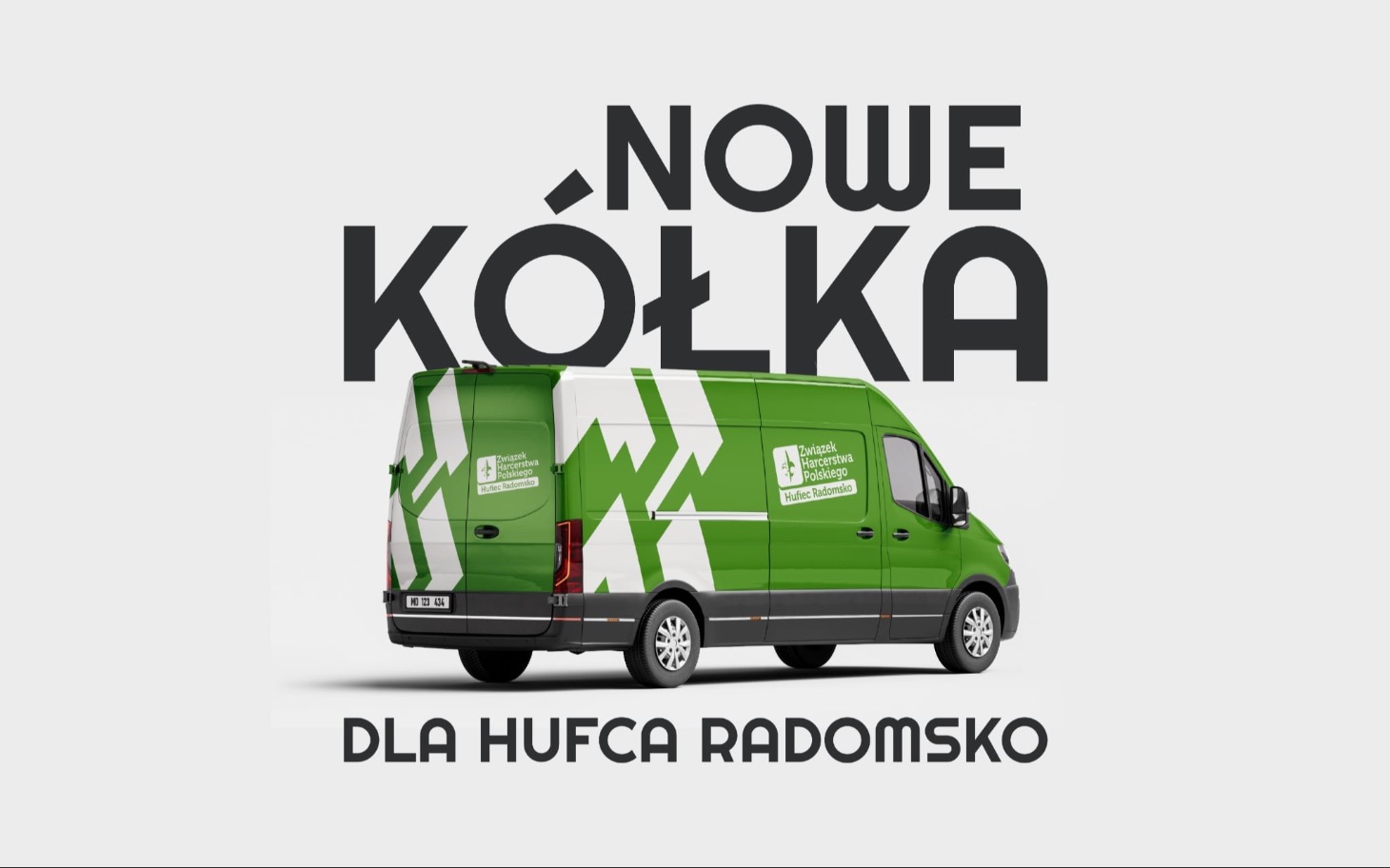 
        Krajobrazowy las z młodymi drzewami i ścieżką
    