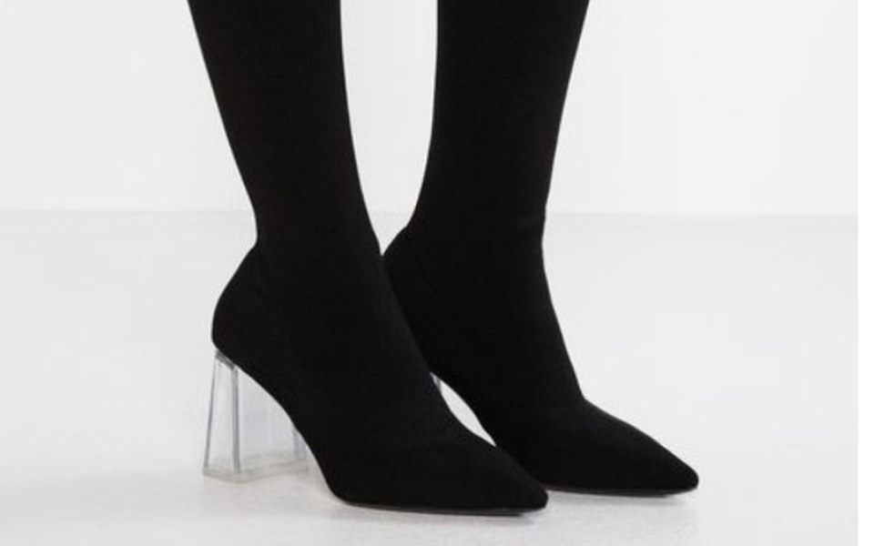 
        Zbiórka Buty versace - zdjęcie główne
    