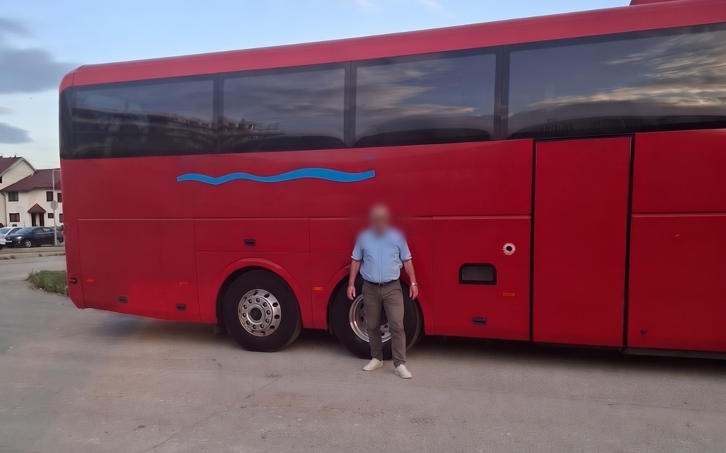 
        Małe łakomstwa w misce; kształt jedzenia i ziarna na talerzu.
    