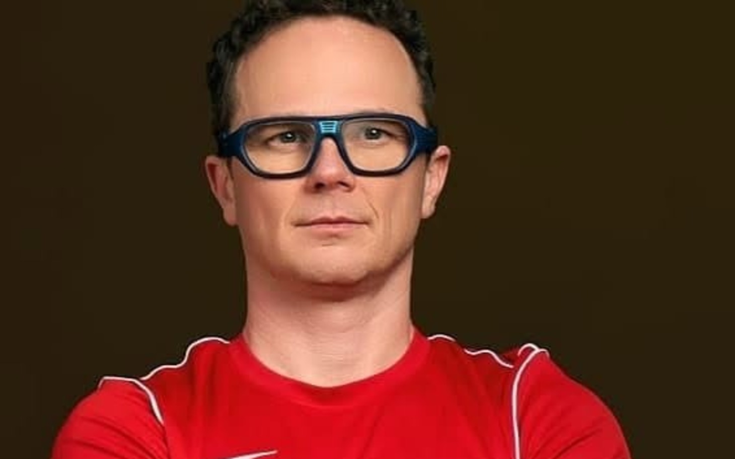 
        Kotek o błyszczących oczach, mruczący delta obrazu.
    