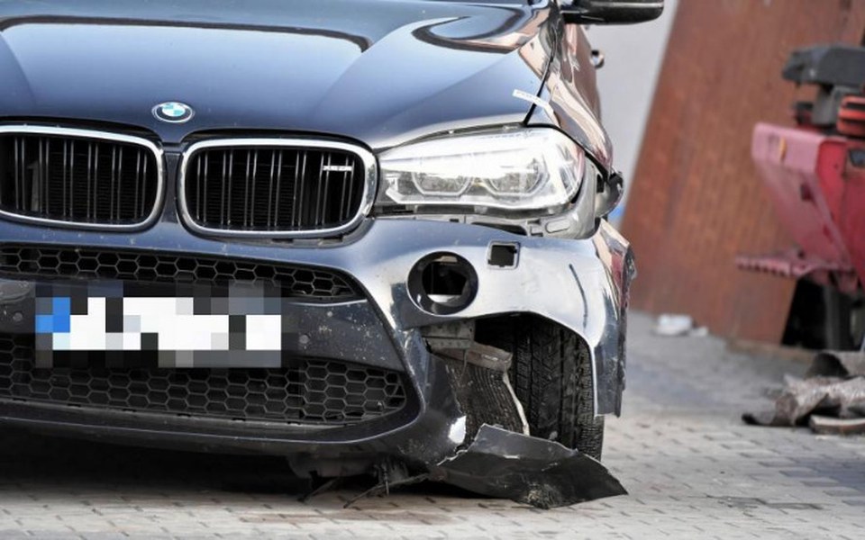 Zbiórka Naprawa auta po zderzeniu. - zdjęcie główne