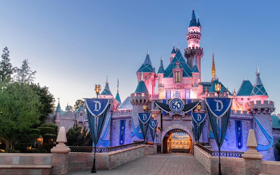 
        Zbiórka Wycieczka do Disneyland - zdjęcie główne
    